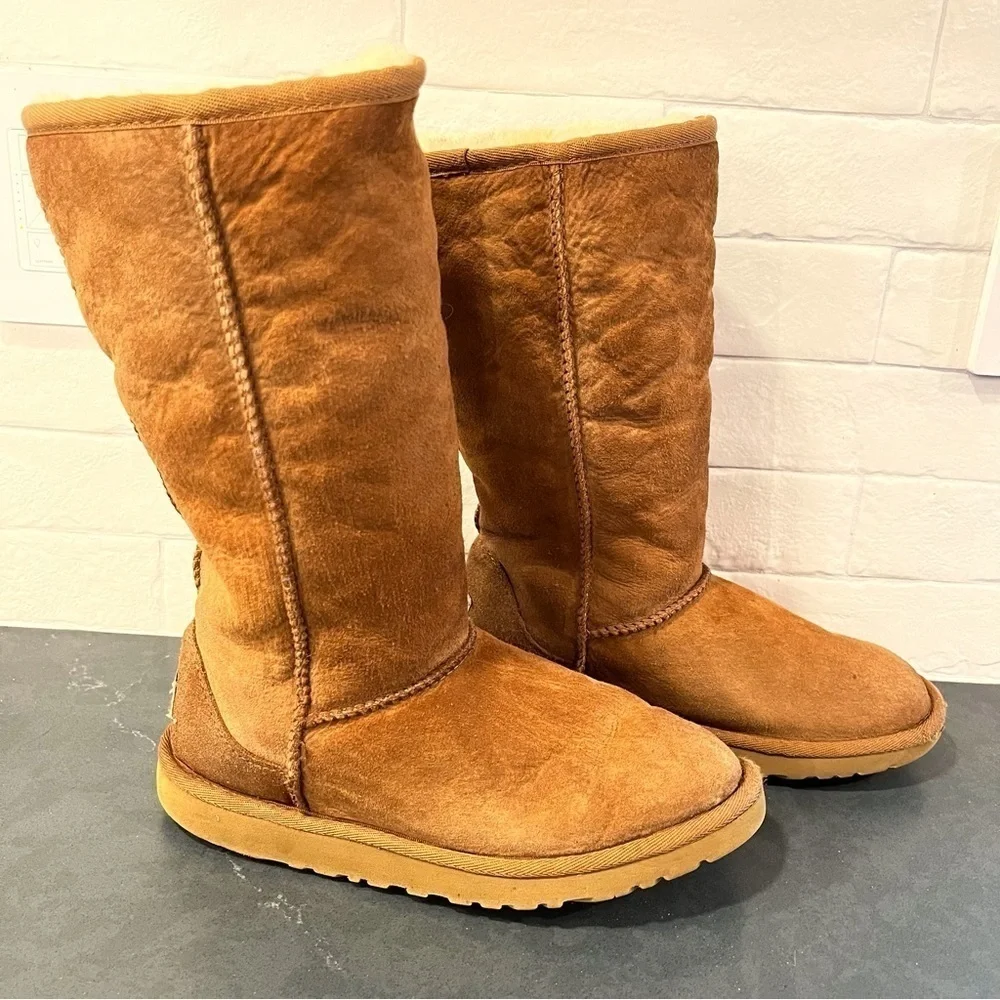 UGG Y4 W6 chestnut suede classic tall wool lined boots